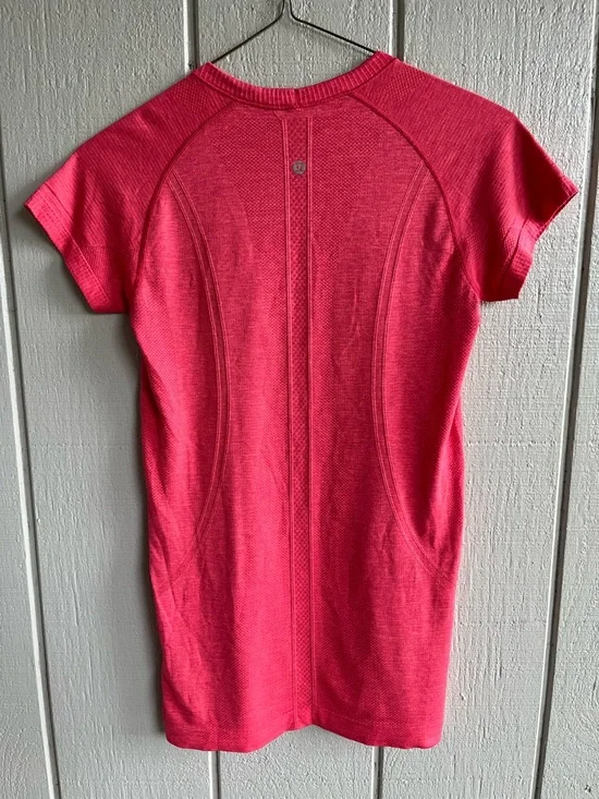 Lululemon Swiftly Tech Short Sleeve Crew in Pink Size 8 - Picture 5 of 7